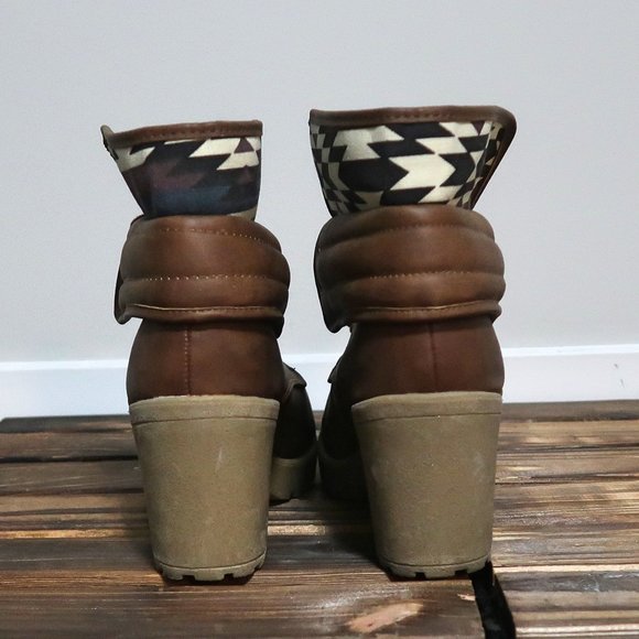 Call It Spring Brown Ankle Boots Size 8.5 - Picture 5 of 10